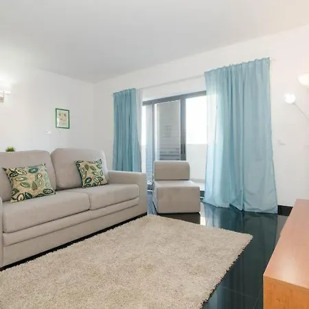 Rocha Tower 6c Apartment